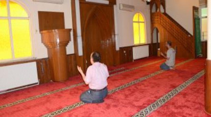 Baştarla Camii, Hayırseverlerin Yardımıyla Ramazan'a Yetiştirildi