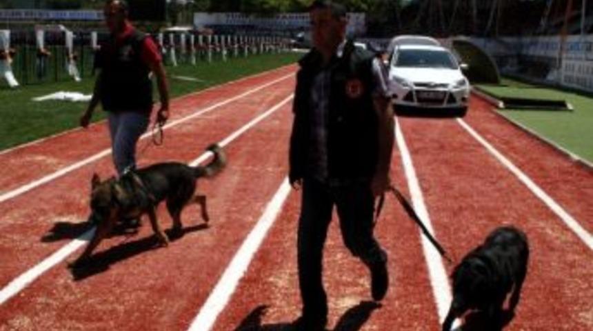 Başbakan Recep Tayyip Erdoğan'ın Konuşma Yapacağı Alanda Bomba Araması Yapıldı