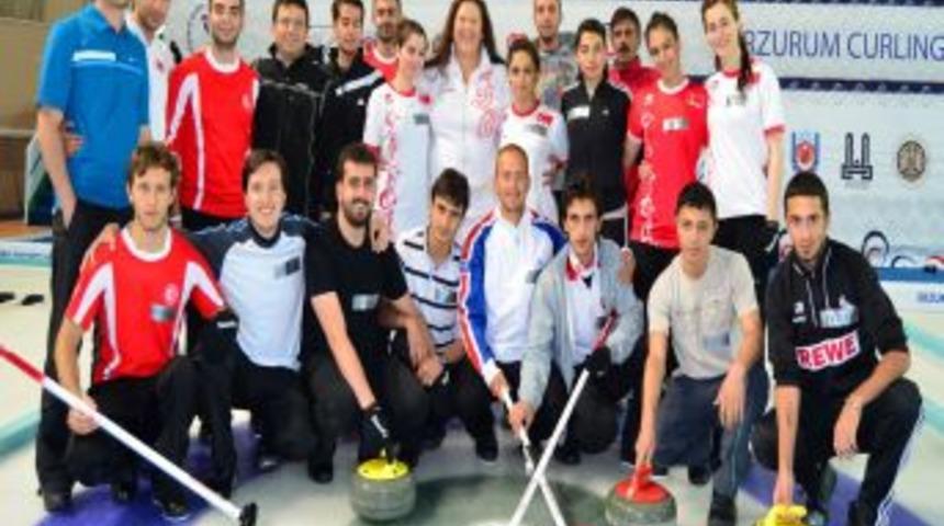 T&uuml;rkiye Curling A Milli Takımı, Erzurum&rsquo;da Kampa Girdi