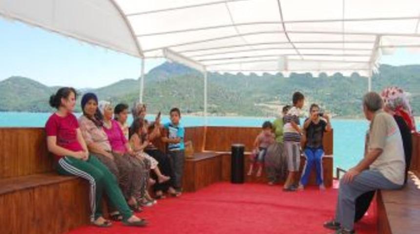 Kozan Barajı&rsquo;nda Tekne Turları Başladı