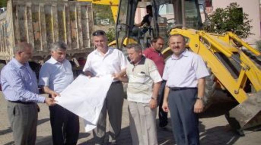 Başkan B&uuml;y&uuml;kaslan Doğalgaz &Ccedil;alışmalarını Inceledi