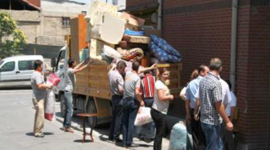 Evleri Yanan Ailelere 'sevgi Eli' Uzandı