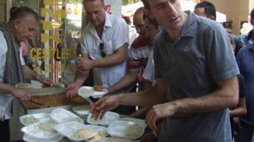 Tahtakale Esnafı 41 &Ccedil;ocuğu S&uuml;nnet Ettirdi