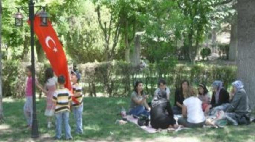 Sağlık-sen Bolvadin &Uuml;yeleri Piknikte Buluştu