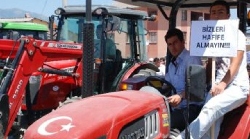 K&ouml;yl&uuml;lerden Tavuk Atığı Fabrikasına Protesto