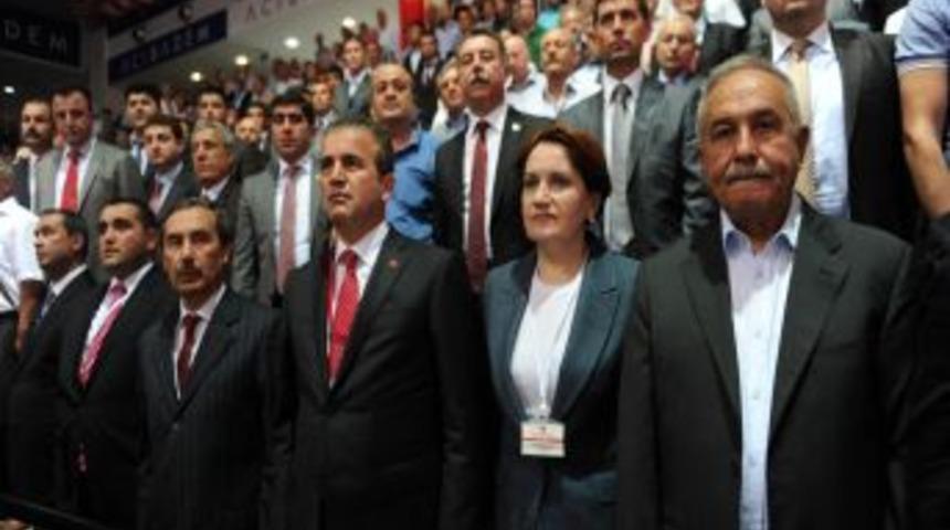 MHP İstanbul İl Kongresi'nde Gerginlik