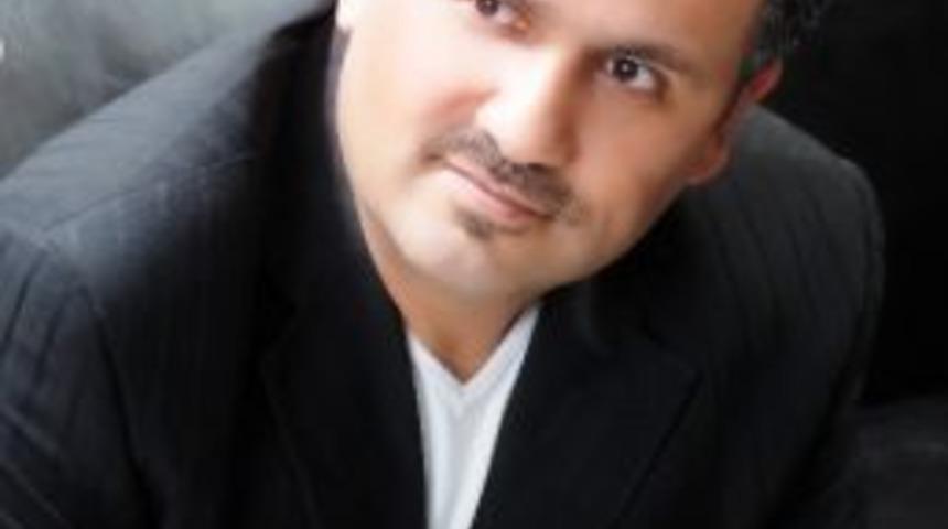 İzmir&rsquo;in Tatlıses&rsquo;i Alb&uuml;m &Ccedil;ıkardı