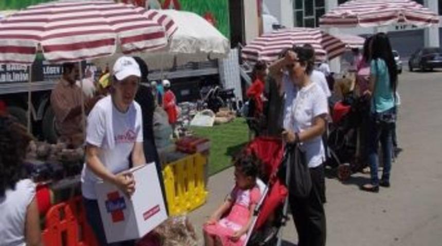 L&ouml;sev Yardım Tırı T&uuml;m T&uuml;rkiye&rsquo;de Yardım Dağıtıyor