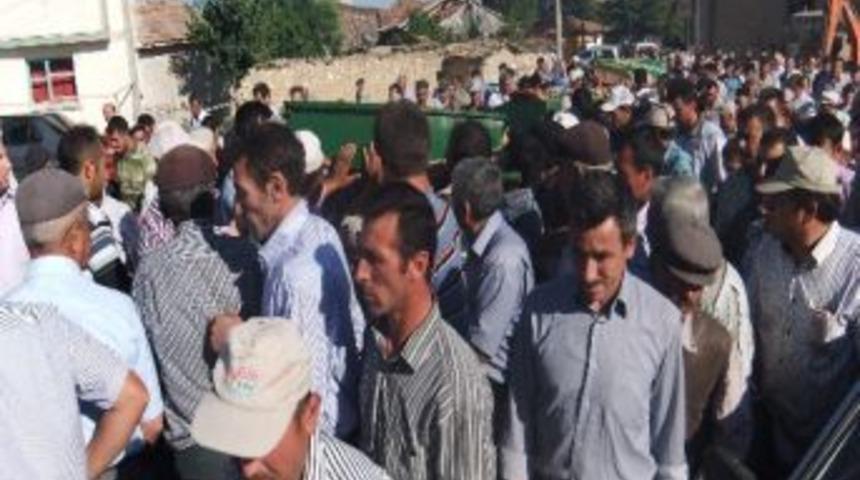 G&ouml;lette Boğulan 3 &Ccedil;ocuk, Toprağa Verildi