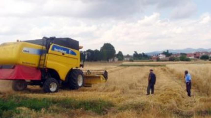 K&uuml;tahyalı &Ccedil;ift&ccedil;iler Hasattan Umutlu