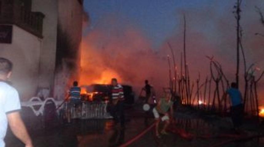 İş Yeri Alevlere Yenik D&uuml;şt&uuml;