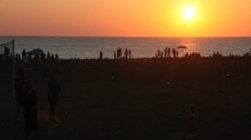 Bunaltan Sıcaklarda G&uuml;n Batımı Keyfi