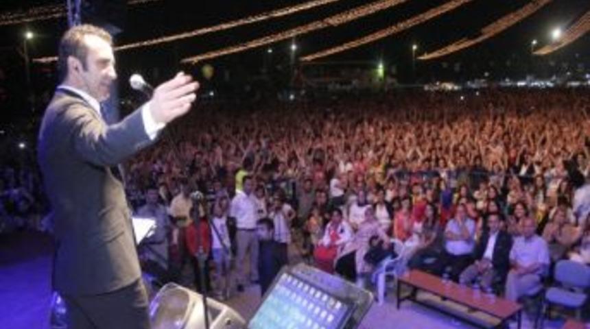 G&ouml;l Festivali&rsquo;nin Finalinde Ferhat G&ouml;&ccedil;er Konseri