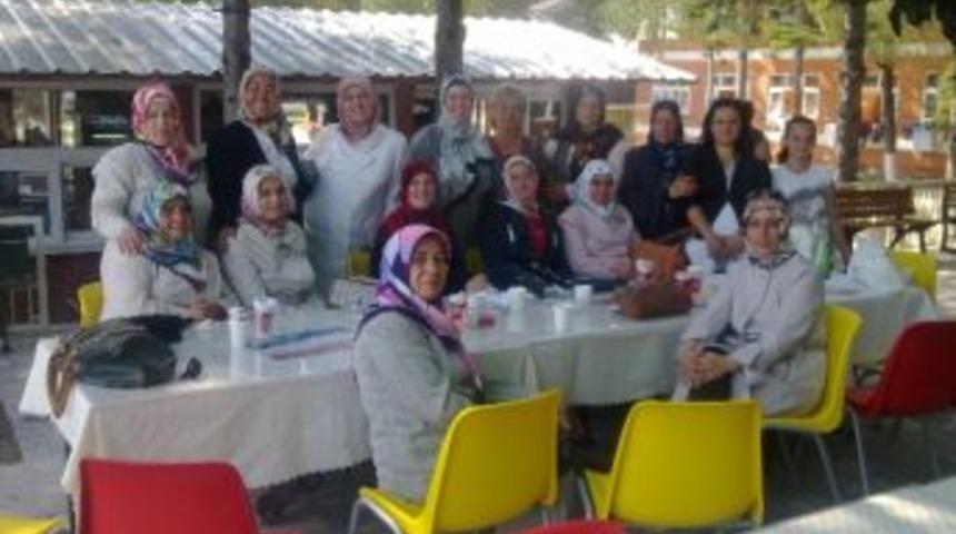 Bursa Ak Parti Kadın Kolları Gemlik&rsquo;te Bir Araya Geldi