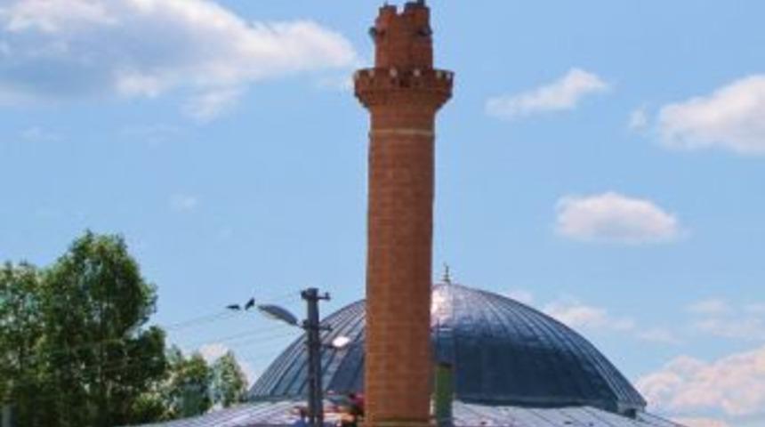 Selim'de Yıldırım Cami Minaresine D&uuml;şt&uuml;