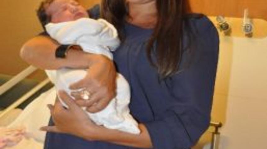 Azeri Turist Tatilinin Son G&uuml;n&uuml;nde Doğum Yaptı