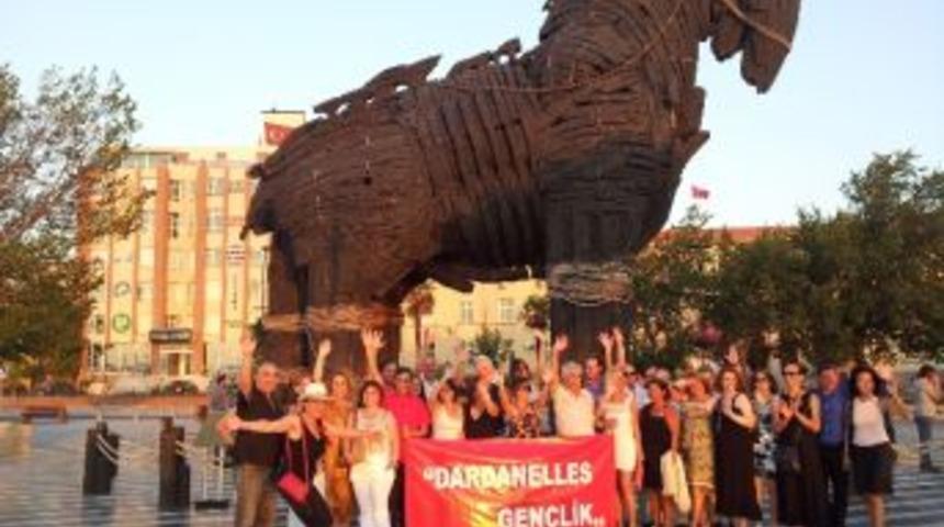 Yıllar Sonra Buluştular