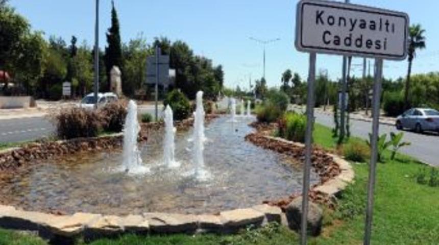 Konyaaltı Caddesi Rengarenk