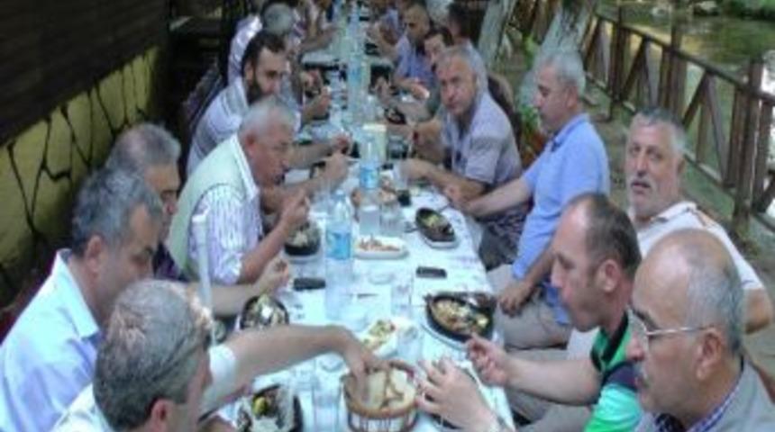 D&uuml;zce İmam Hatip Lisesi Mezunları Bir Araya Geldi