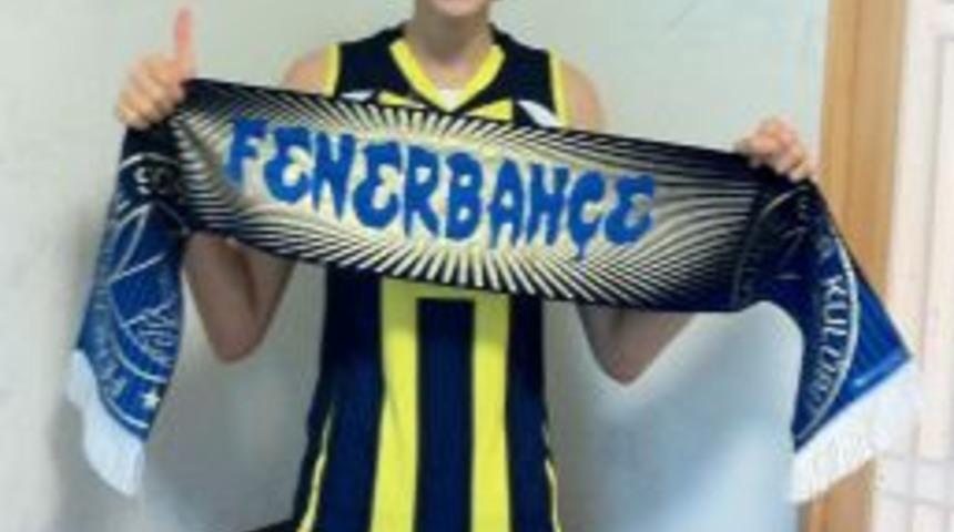 Kim Yeon Koung, Fenerbah&ccedil;e'de Kaldı