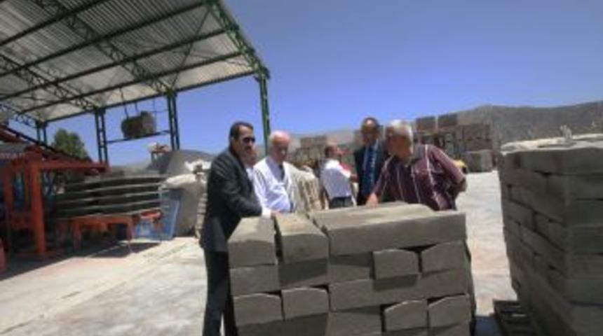 &Ouml;zel İdare &Ccedil;alışanları Elmalı'da Inceleme Yaptı