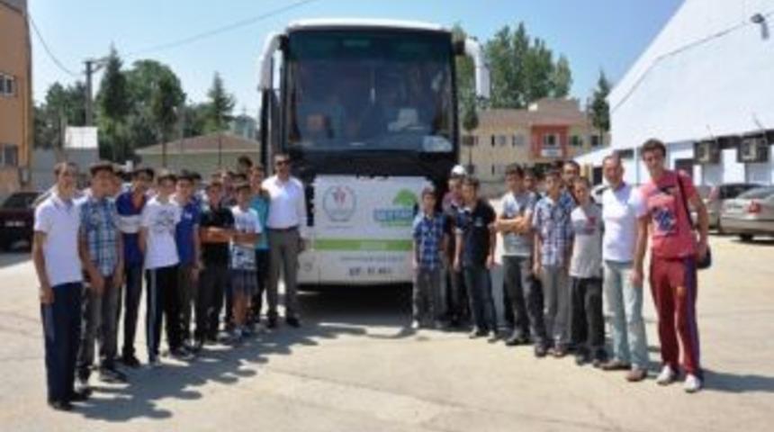 D&uuml;zceli 400 Gen&ccedil; Seyyah Oldu