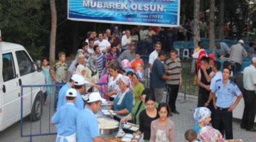 G&uuml;l Bah&ccedil;e&rsquo;de Bin 500 Kişiye Iftar Verilecek