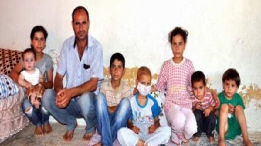 Başkan Ayhan, Kanser Hastası &Ccedil;ocuğu Ziyaret Etti