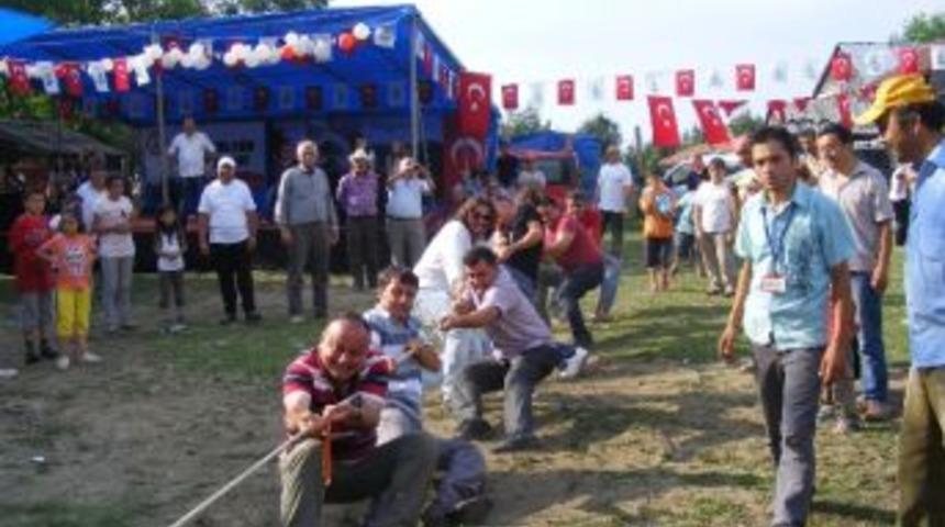 G&uuml;meli Yayla Şenliği Ve Acı Bal Festivali Renkli Ge&ccedil;ti