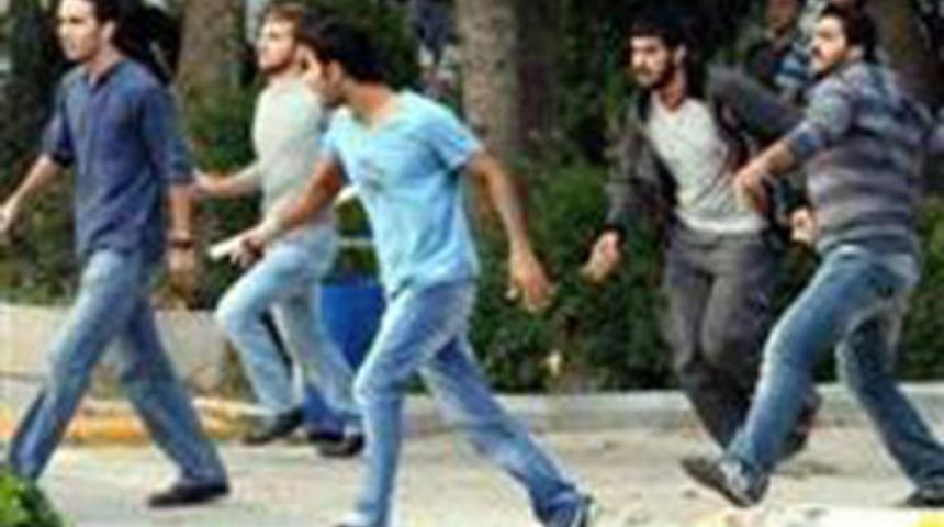 Tatvan&rsquo;da silahlı kavga: 2&rsquo;si ağır 40 yaralı