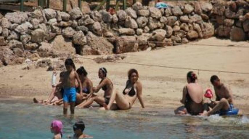 Sıcaktan Bunalan Turistler Sedir Adası'na Akın Etti
