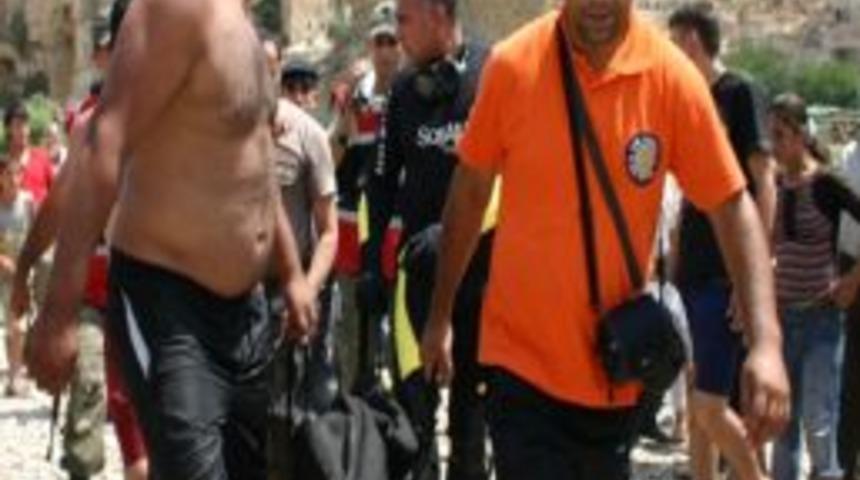 Dicle Nehri'nde Boğulan &Ccedil;ocuğun Cesedi 23 Saat Aradan Sonra Bulundu