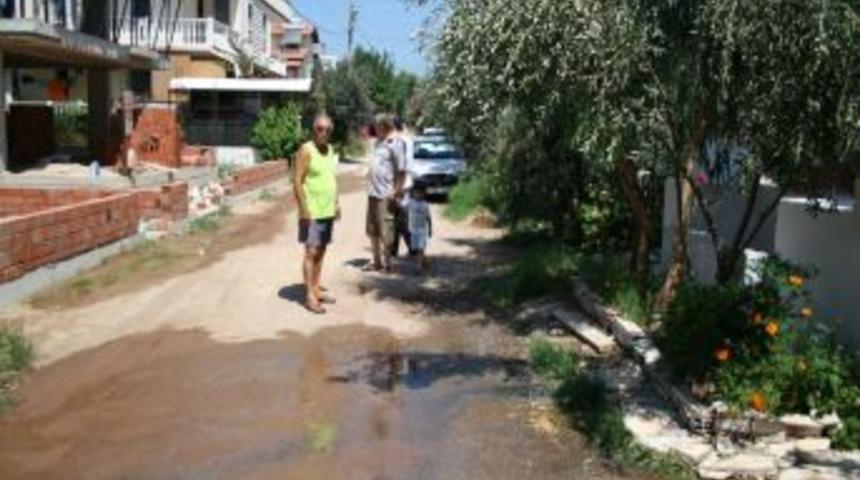 Tatil Beldesinde Foseptikten Akan Pis Su, Sağlığı Tehdit Ediyor