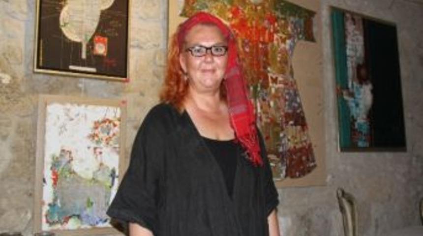 İzmirli Ressam &Uuml;&ccedil;&uuml;nc&uuml; Sanat Galerisini Almanya'nın K&ouml;ln Şehrinde A&ccedil;acak
