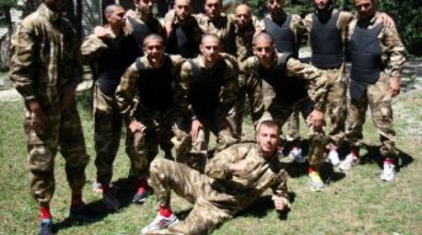 Gen&ccedil;lerbirliği'nde Futbolcular Paintball İle Stres Attı Savaşı