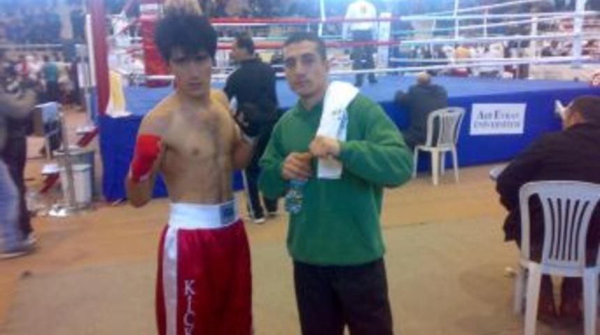 Batmanlı Sporcu Kick Boks Turnuvasında T&uuml;rkiye 3.'s&uuml; Oldu