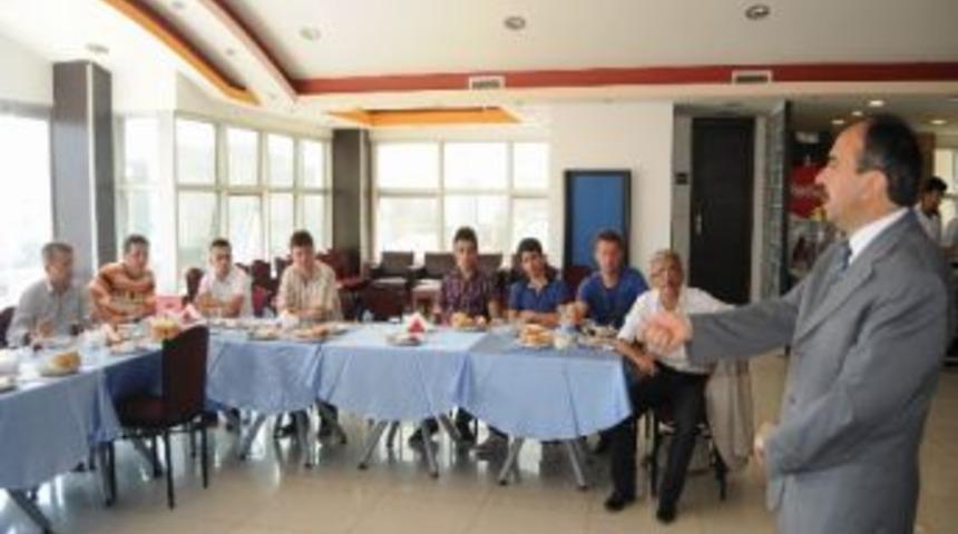 Başkan Tekin Gen&ccedil;lerle Biraraya Geldi
