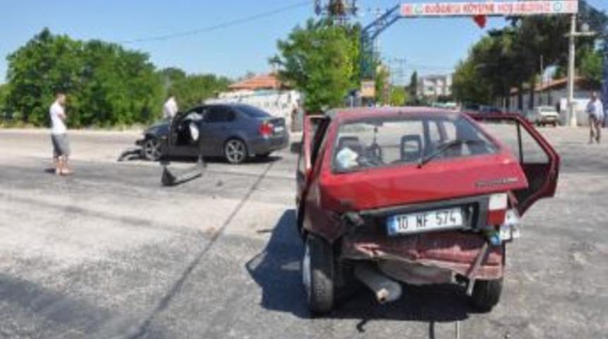 G&ouml;nen'de Kaza: 2 Yaralı