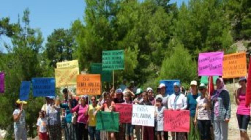 Ahmetler K&ouml;y&uuml;nde "hes" Karşıtı Protesto