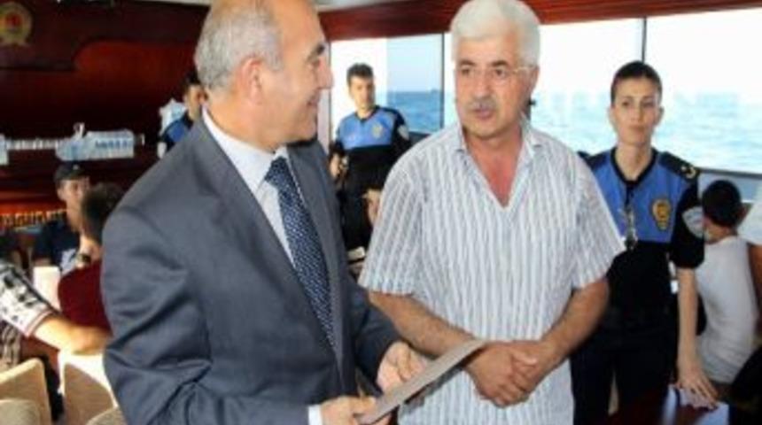 Polis Koleji &Ouml;ğrencilerinden Afetzedelere Anlamlı Destek