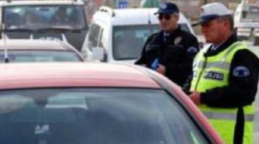 Trafik Kontrol&uuml;ne Takıldı