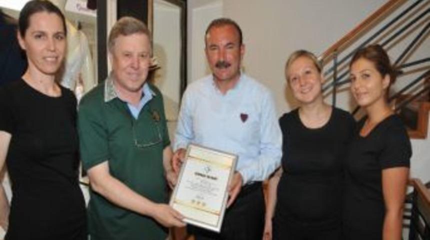 İzmit Belediyesi'nden &Ouml;rnek İş Yerlerine Belge