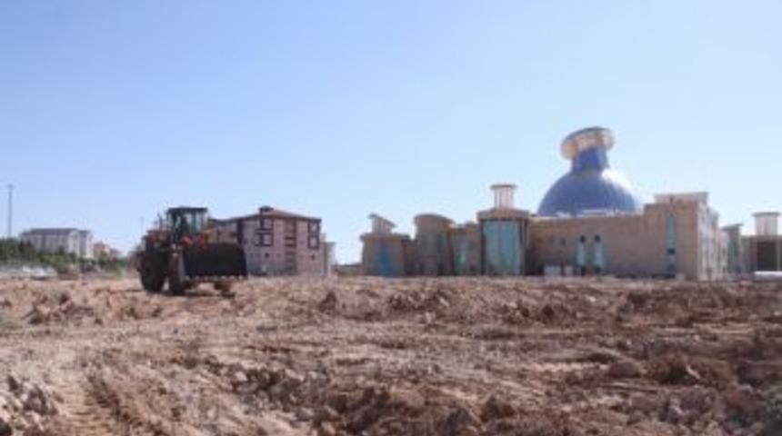 Ne&uuml;&rsquo;de A&ccedil;ık Otopark Yapımı