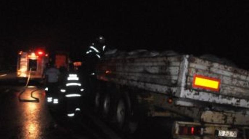 Patlayan Lastik Alev Alınca Dorse Yandı