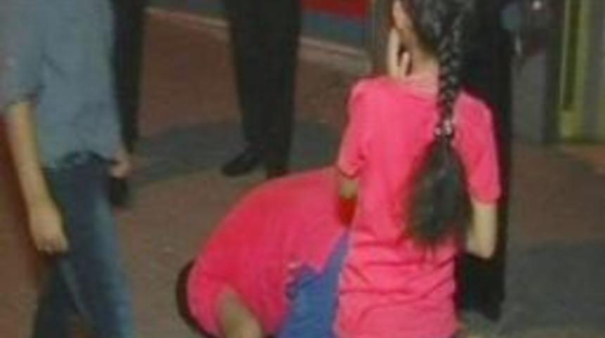 Kaybolan Kızına Kavuşan Kuveytli Babadan Ş&uuml;k&uuml;r Secdesi