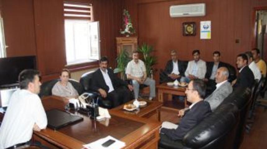 Ağrı Milletvekilleri İl Milli Eğitim M&uuml;d&uuml;r&uuml; Başak&rsquo;ı Ziyaret Etti