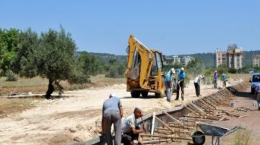 Varsak&rsquo;ta Yeni Bir Parkın Yapımı Başladı