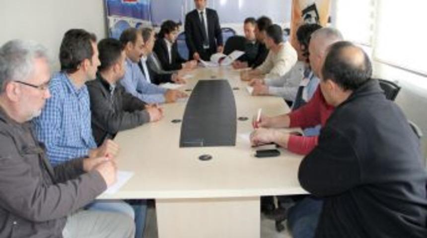 Cinayetlerin Sır Perdesi, Usta &Ccedil;ırak Ilişkisiyle Değil Kitapla Aralanıyor