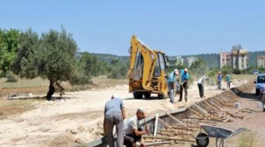 Kepez Belediyesi, Varsak&rsquo;a Yeni Bir Park Daha Yapıyor