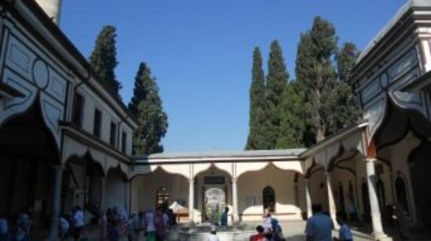 Lapsekili &Ouml;ğrenciler Bursa'nın Tarihi Mekanlarını Gezdi